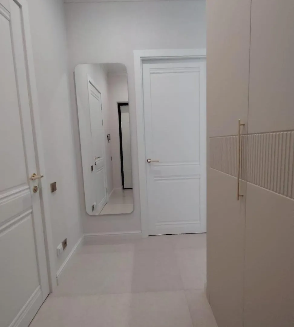 Grand Turan Apartments Near Khanshatyr 阿斯坦纳